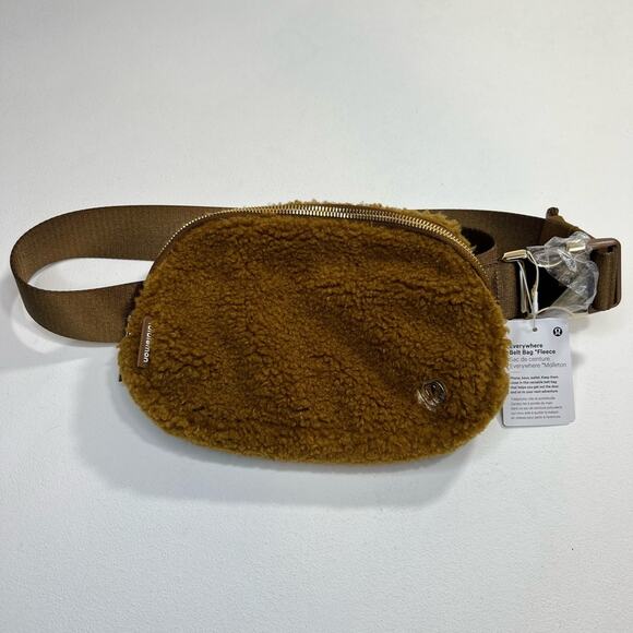 NWT Lululemon Everywhere Belt Bag Fleece Teddy Sherpa Furry Brown Gold Caramel - Picture 7 of 16